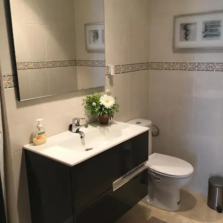 Colina Del Sol 2017 דירה